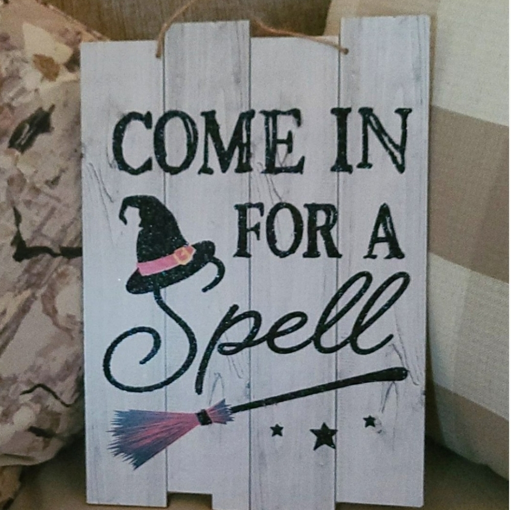 Mini pails, Spider Rings 50pc & Hanging Sign - Picture 2 of 3